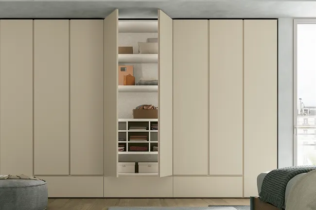 Gola hinged wardrobe