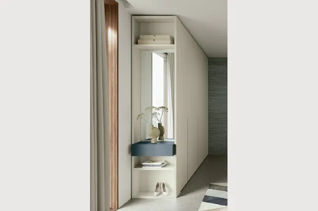 Wind hinged wardrobe